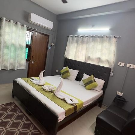 Hotel Aparajita Waranasi Zewnętrze zdjęcie
