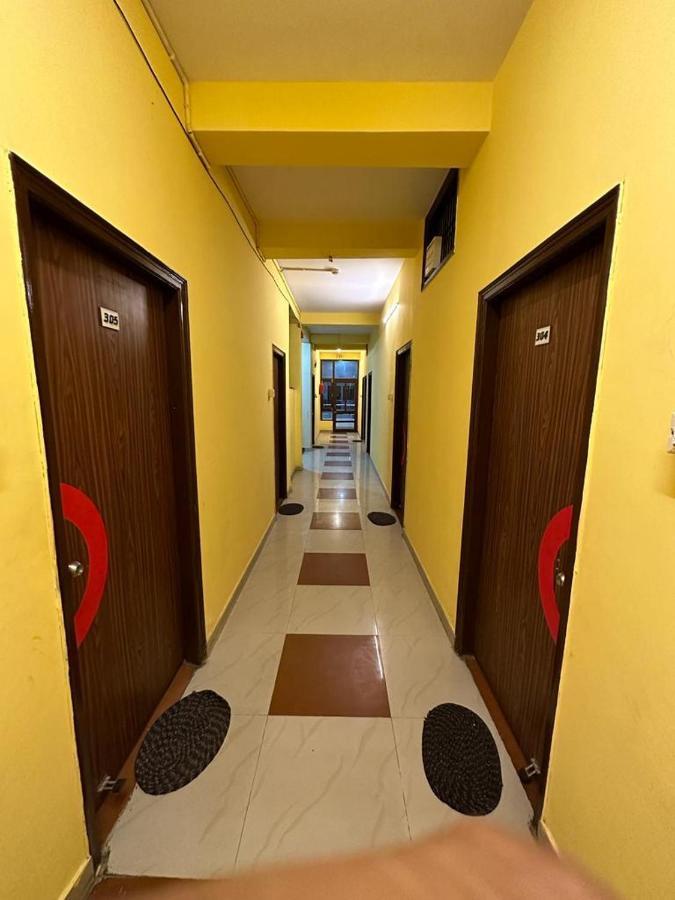 Hotel Aparajita Waranasi Zewnętrze zdjęcie