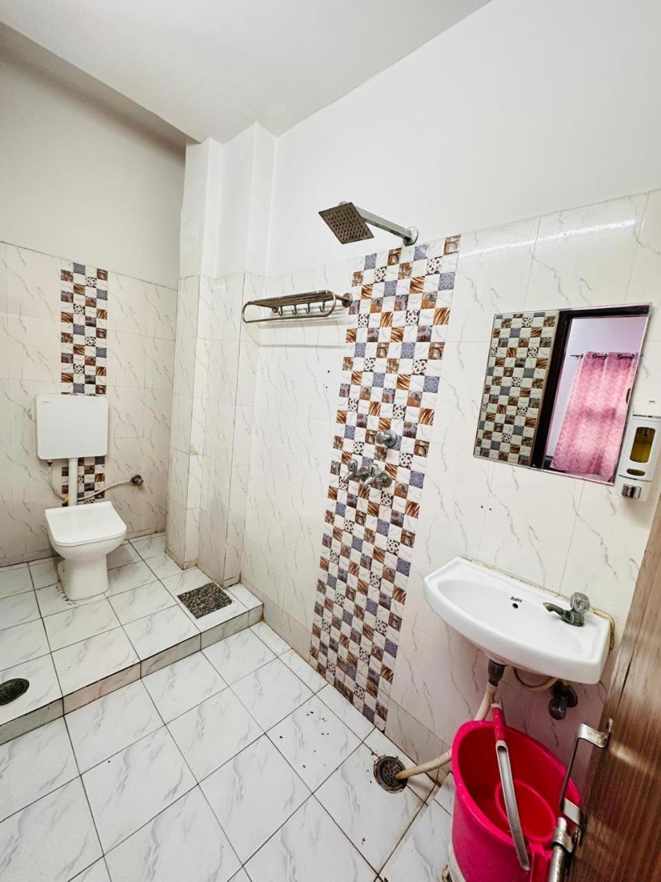 Hotel Aparajita Waranasi Zewnętrze zdjęcie