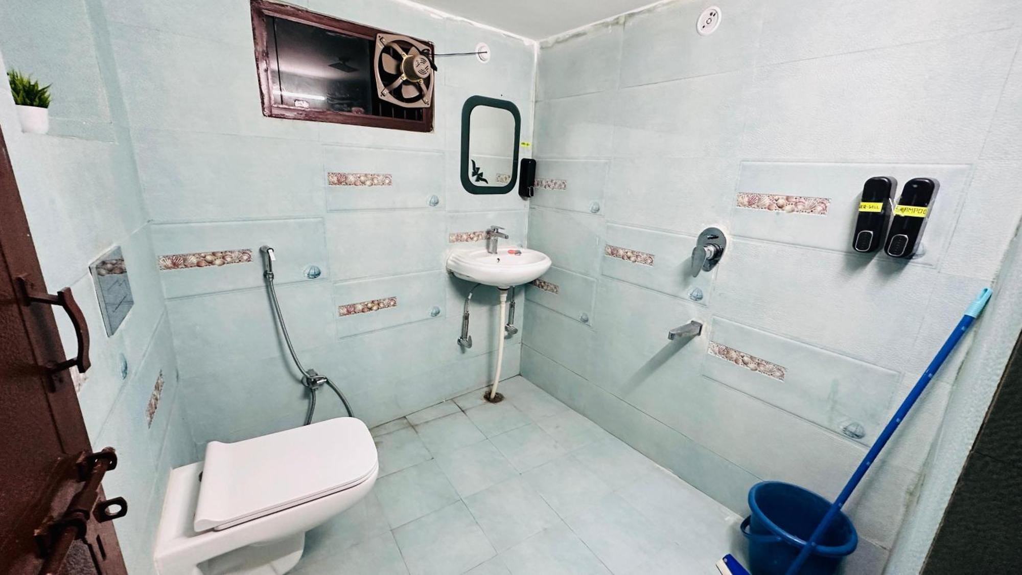 Hotel Aparajita Waranasi Zewnętrze zdjęcie