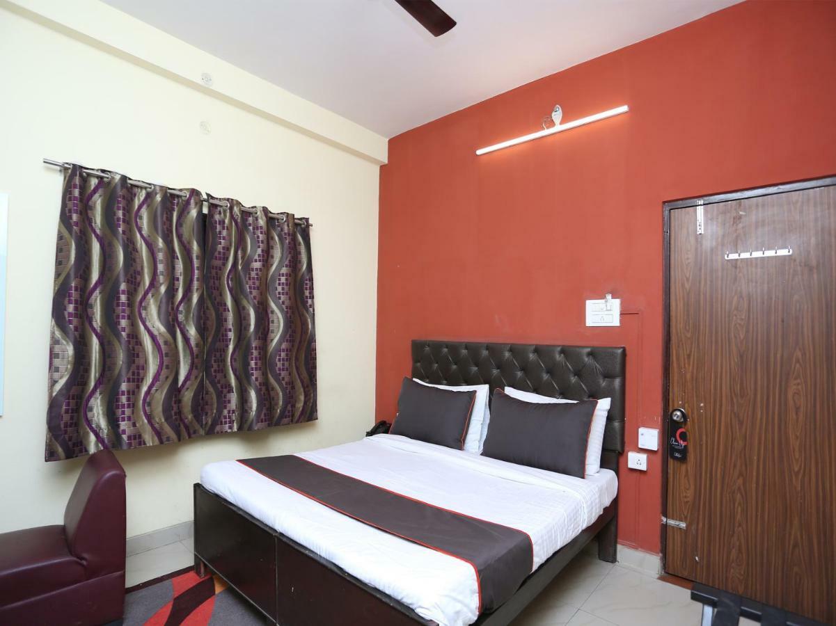 Hotel Aparajita Waranasi Zewnętrze zdjęcie