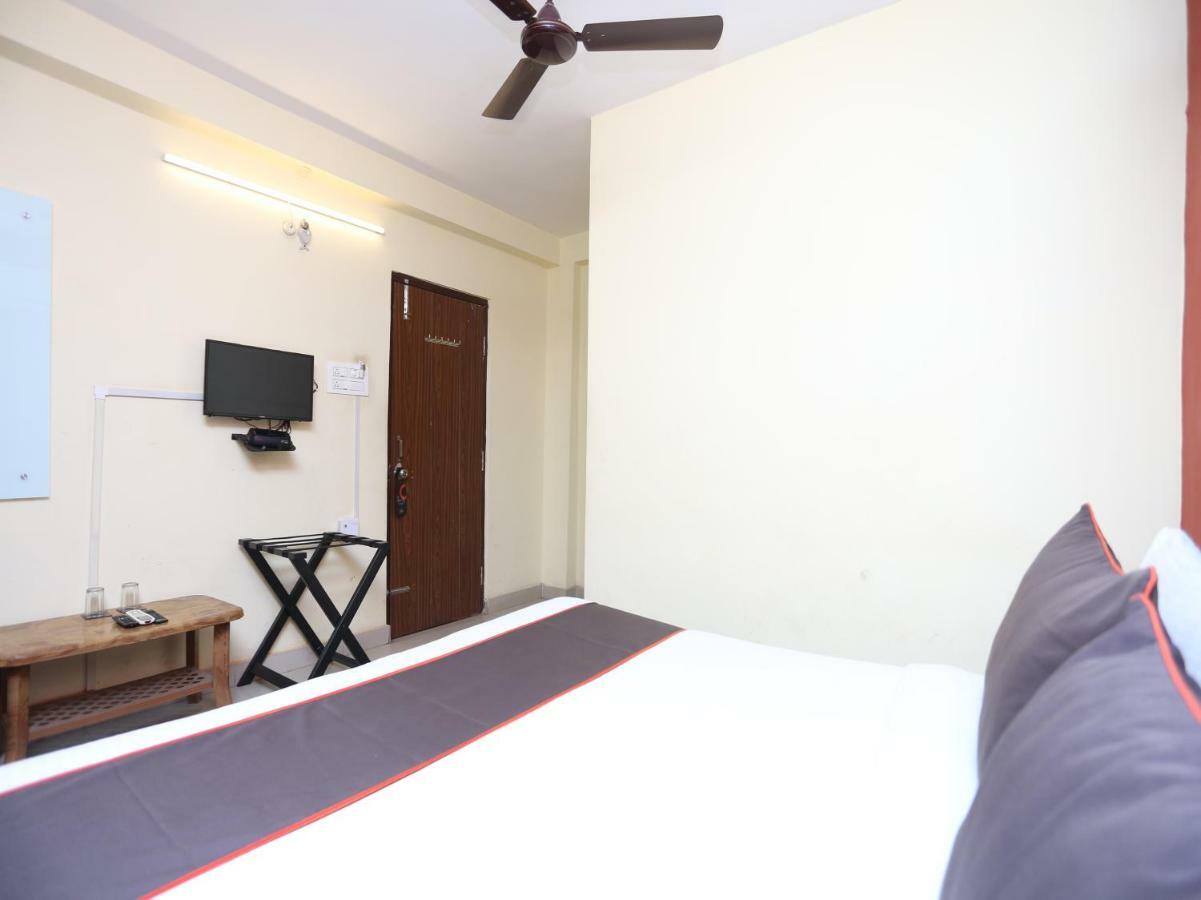 Hotel Aparajita Waranasi Zewnętrze zdjęcie